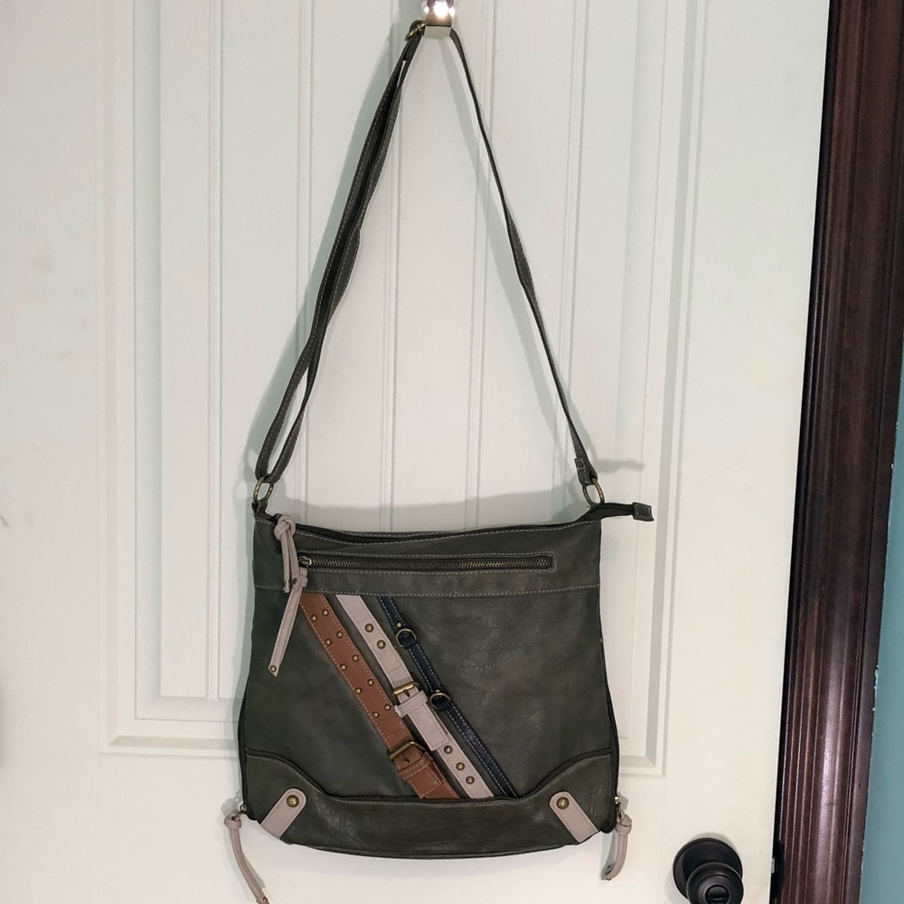 5 for $25 Cross body bag